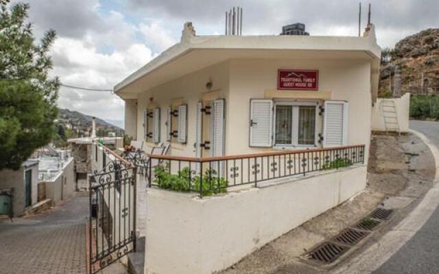 Traditional Family Guest House Idi