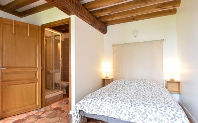 Tasteful Holiday Home in Sormery With Swimming Pool