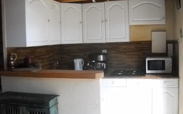 House With one Bedroom in Verdun-en-lauragais, With Pool Access, Furni