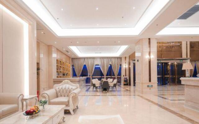 Vienna International Hotel (Baotou Airport)