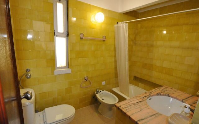 Beautiful Villa With Private Swimming Pool Near the Center of Vilamoura