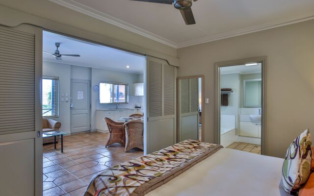 Moonlight Bay Suites