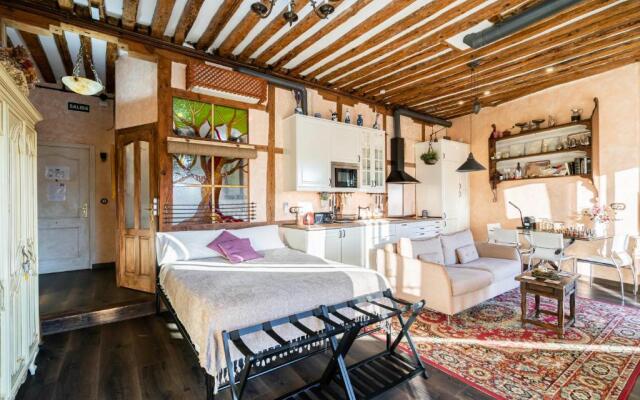 1851: Exceptional 19th century studio in Madrid