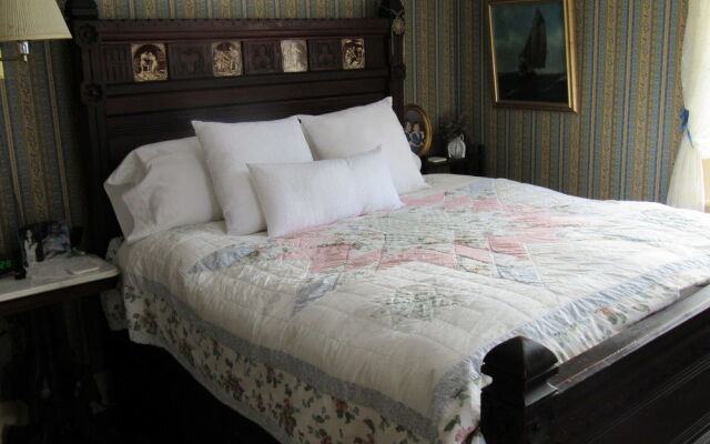 Fletcher Tavern Bed & Breakfast