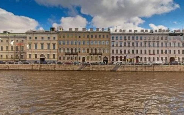 Anichkov Bridge Living Quarters