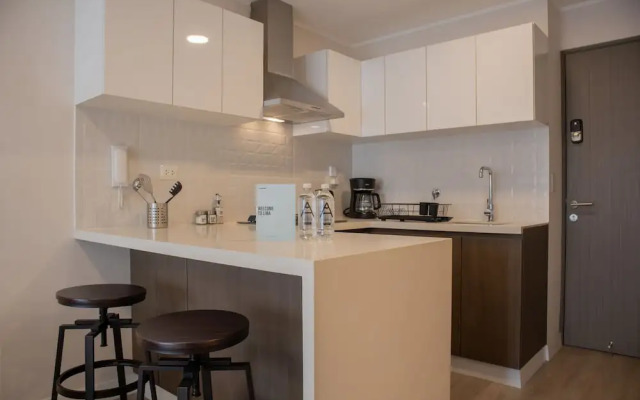 w Wonderful 1BR w Balcony in Miraflores