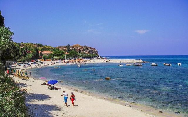 Beautiful Apartment in Briatico With 4 Bedrooms and Wifi