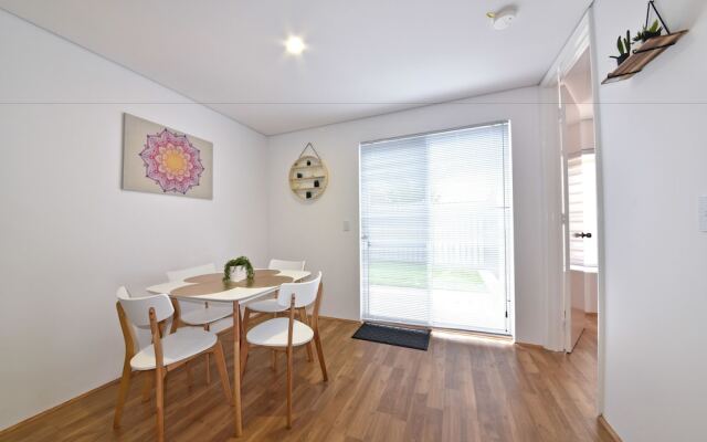 Belmont apartment near Perth City 3404