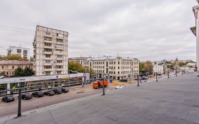 Moscow City Apartments near White House