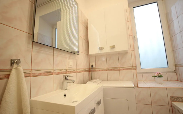 Rainbow Apartments 3