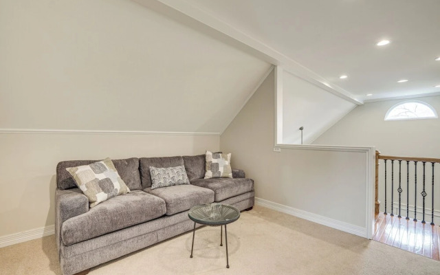 Brenham Rental w/ Deck & Yard < 1 Mi to Downtown!