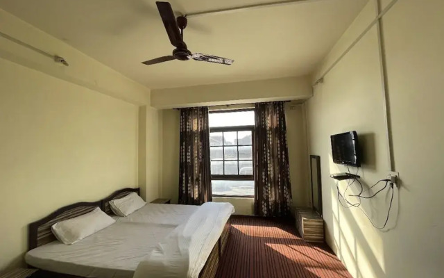 Goroomgo Burge Green Guest House