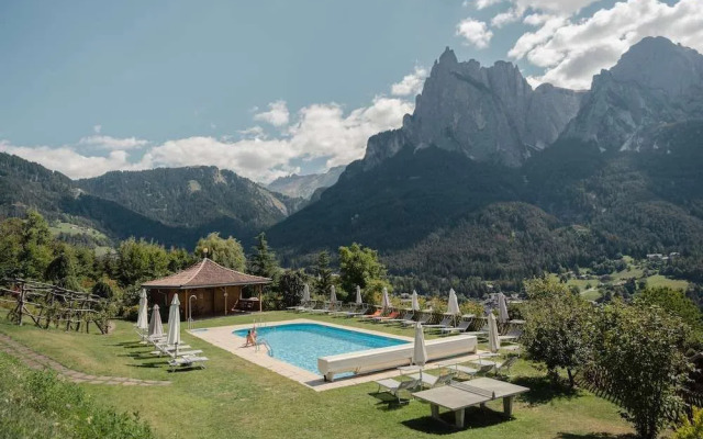 Mirabell Alpine Garden Resort