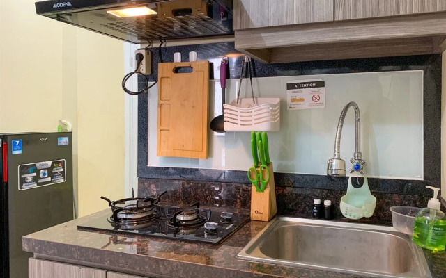 Homey And Tidy Studio At Green Pramuka City Apartment