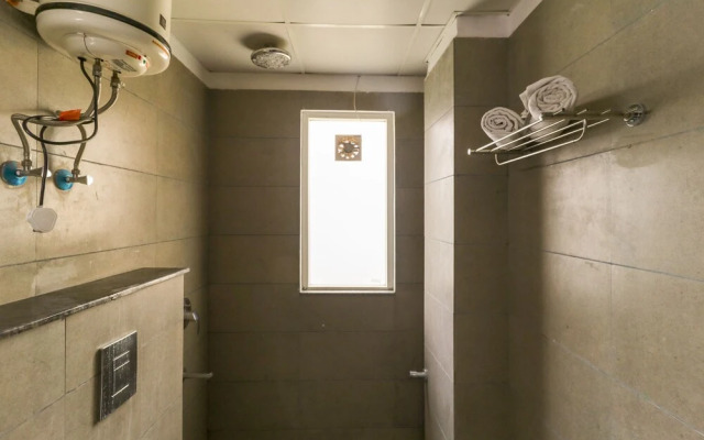 Tipsyy Inn Suites 007