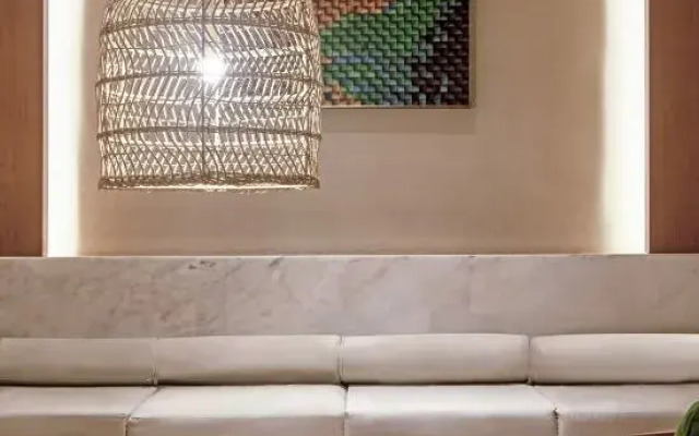 Salt Crystal Hotel By RìChū