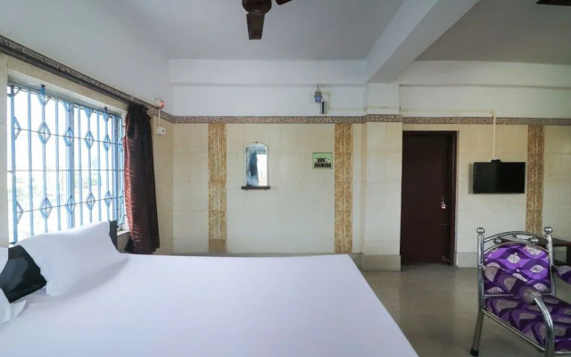 Silver Woods by OYO Rooms