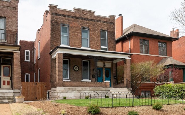 Apartments at 4340 Laclede Ave