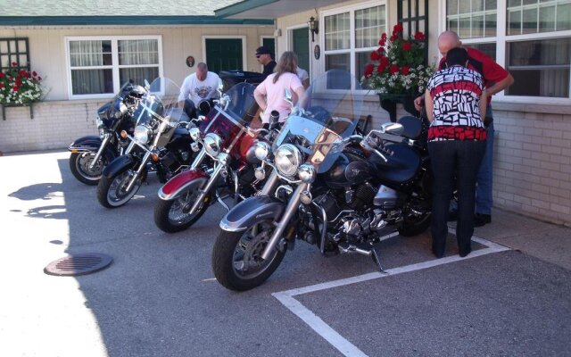 Maple Leaf Motel