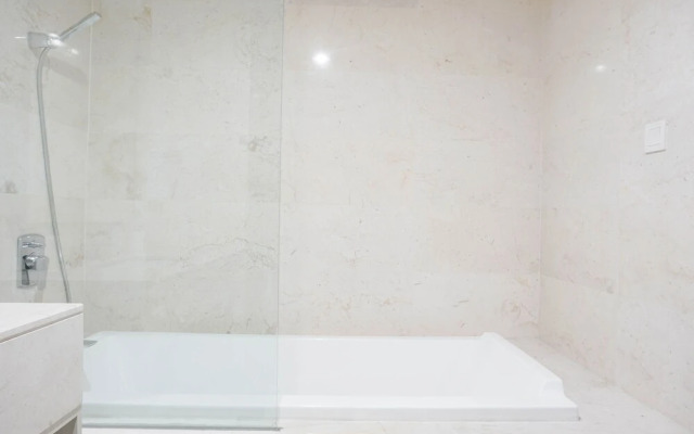 Stunning And Comfy 1Br At Ciputra World 2 Apartment