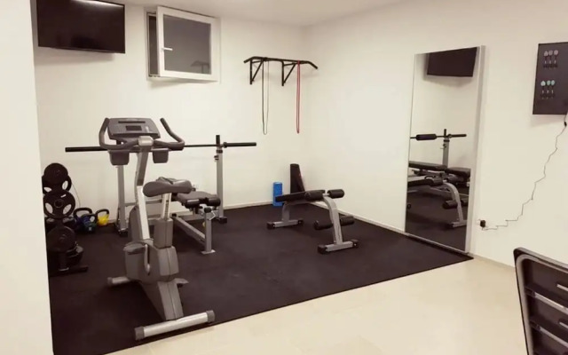 Ema With Pool & Sauna