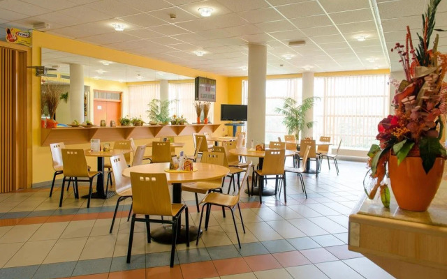 Hotel Sportovní Hala Teplice