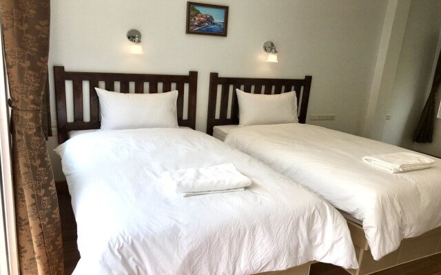 Baan Chang Residence