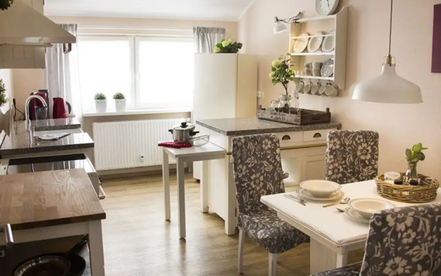 Dandelion Modern Retreat