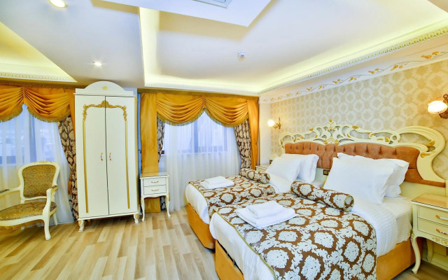 Nayla Palace Hotel