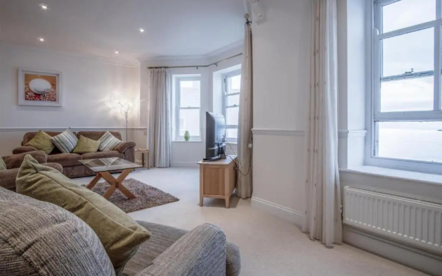 South Beach View - 2 Bedroom Apartment - Tenby