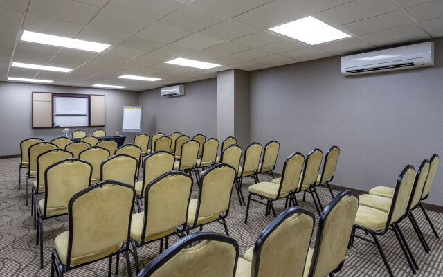 Comfort Inn & Suites Watertown - 1000 Islands