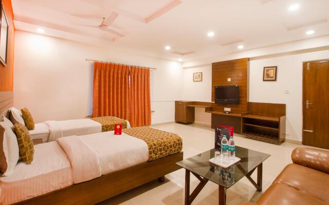 OYO 11400 The Down Town Suites