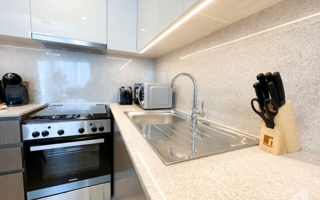 Luxury Burj Royale Burj Khalifa & Fountain view