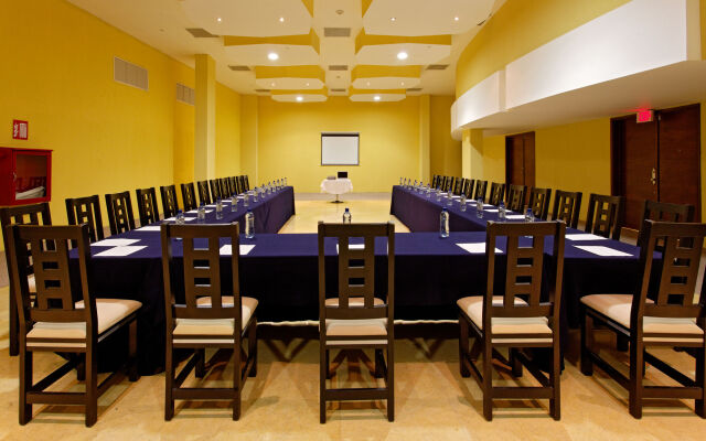 Holiday Inn Express Nuevo Laredo by IHG