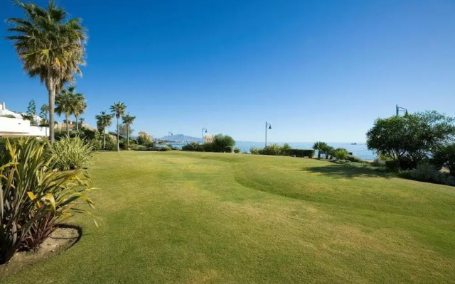 Immaculate 3-bed Penthouse- Stunning Views