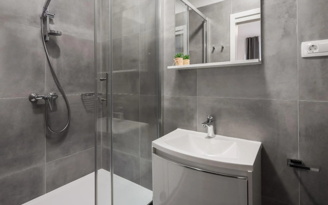 Luxury Studios & Room Five