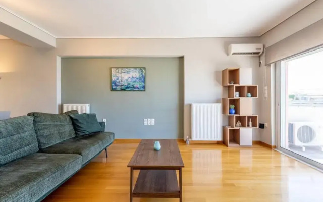 Petralona Dazzling top Floor 2BD AP