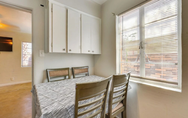 Central & Quaint Phoenix Condo - Pets Welcome!