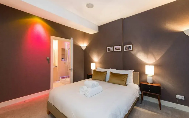 JOIVY 5-star Luxurious George Street Apartment