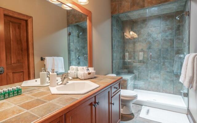 Mountain Time-spacious, Private Hot Tub,great View