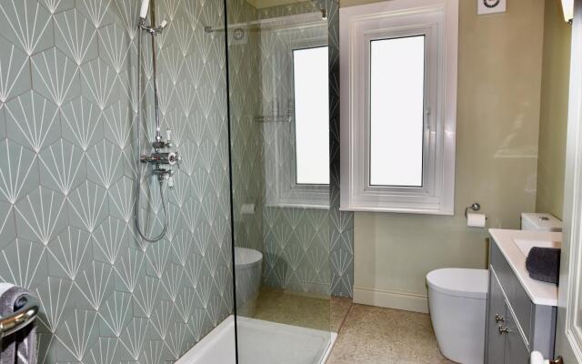 Blenheim House a Seaside Home for 12