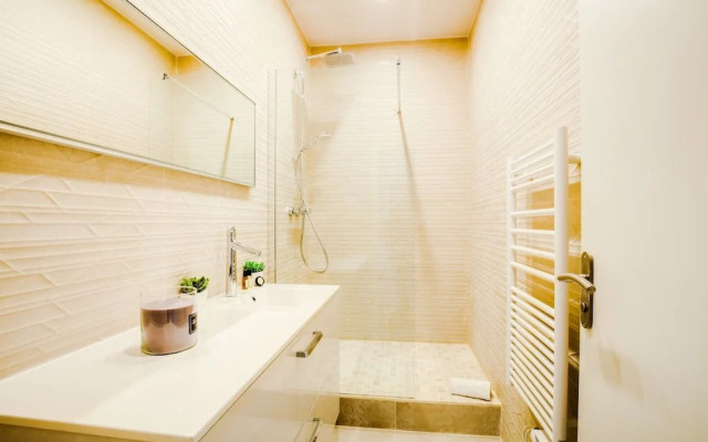 Design Apartment - One Bedroom Flat in the 5th Arrondissement