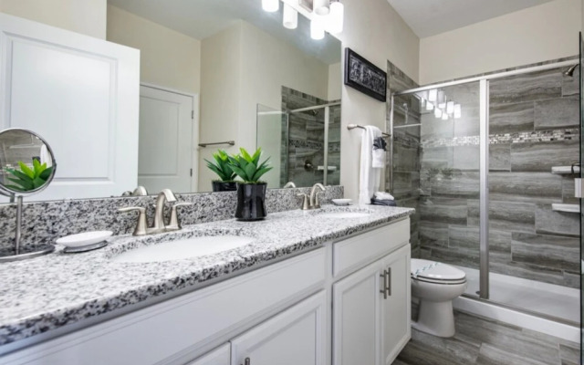 8 Bedroom 5 Bathroom Villa