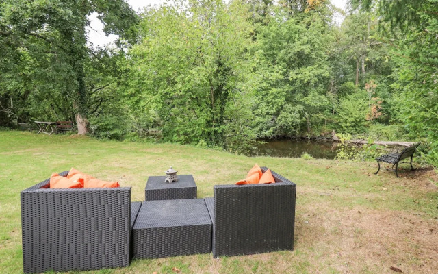 Riverside Rest