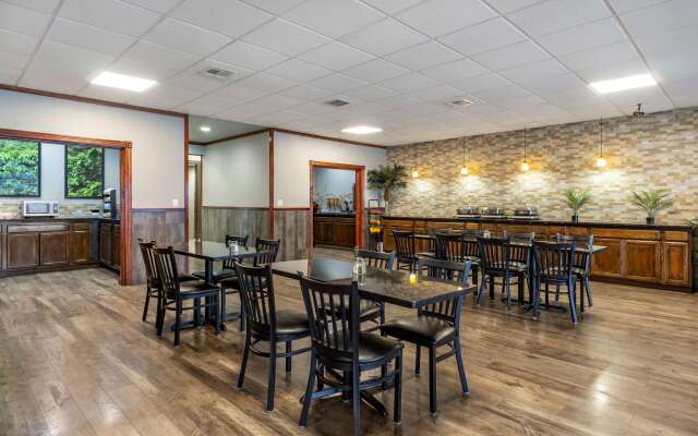 Best Western Plus Lake Front Hotel