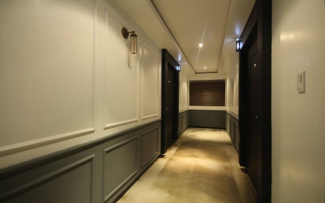Gray Hotel