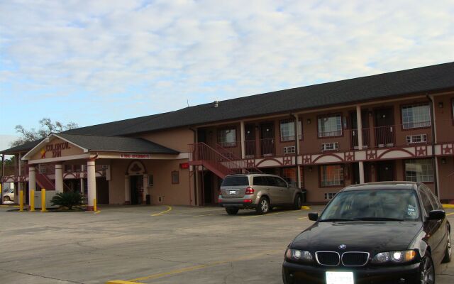 Colonial Inn