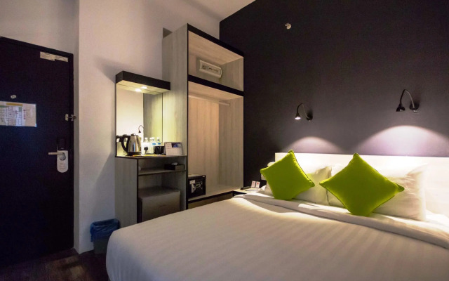 Manhattan Condo 8-11pax (2min to Aeon & Lotus)