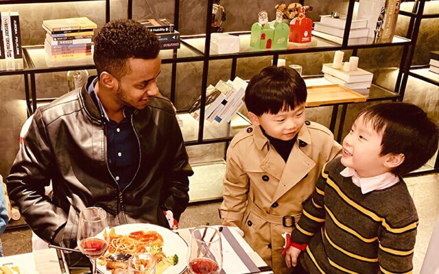 Hangzhou Vline Hotel