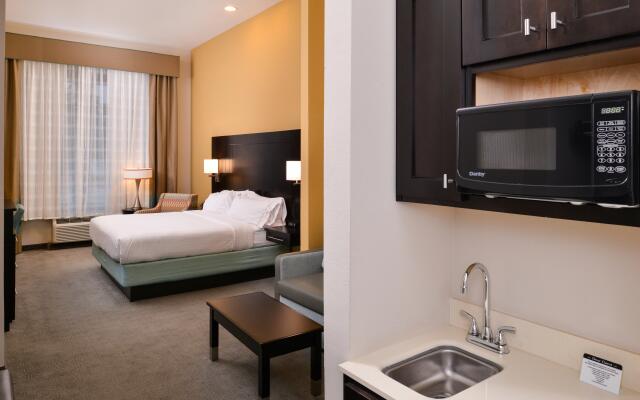Holiday Inn Express & Suites Austin South by IHG